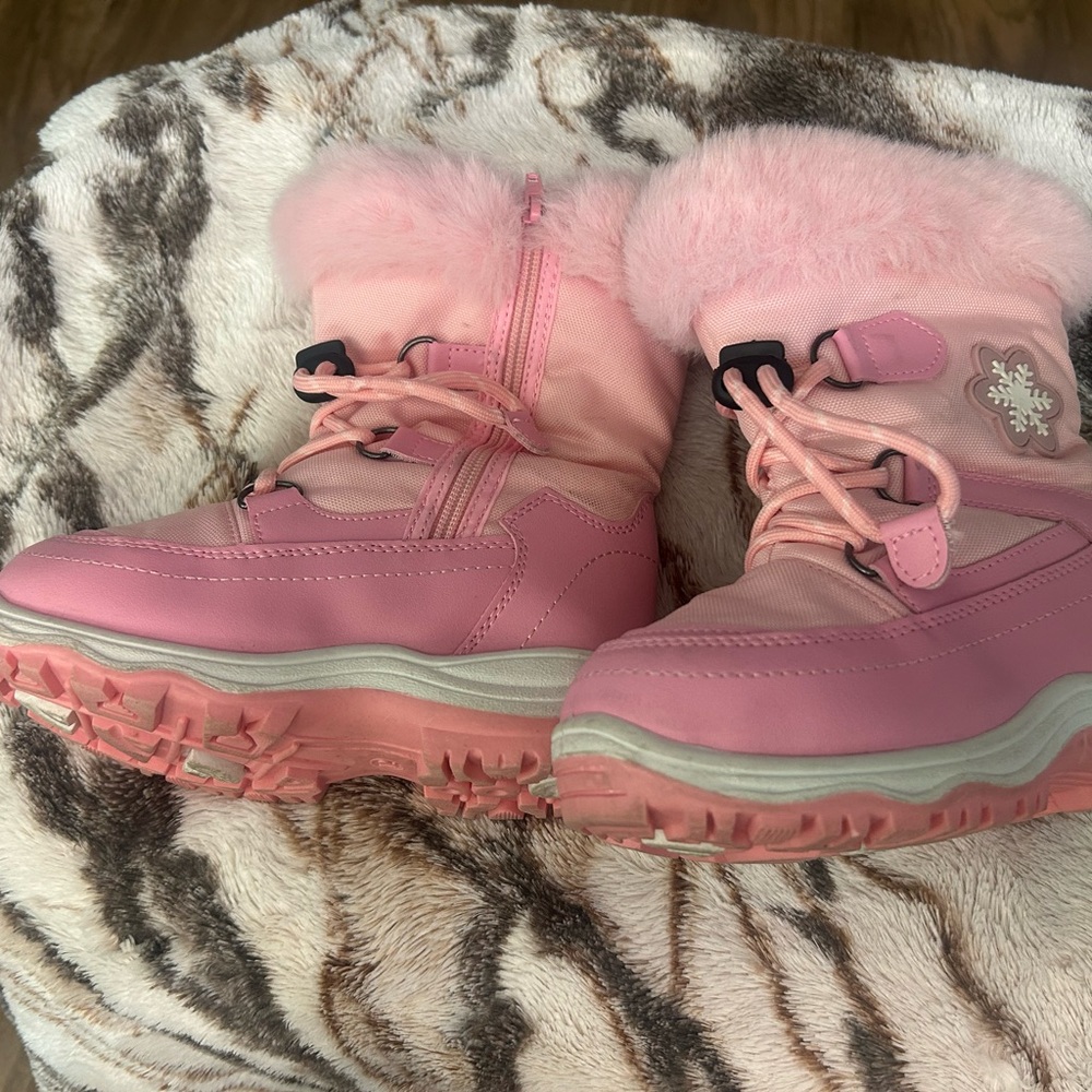 Amazon Pink Men's Boots